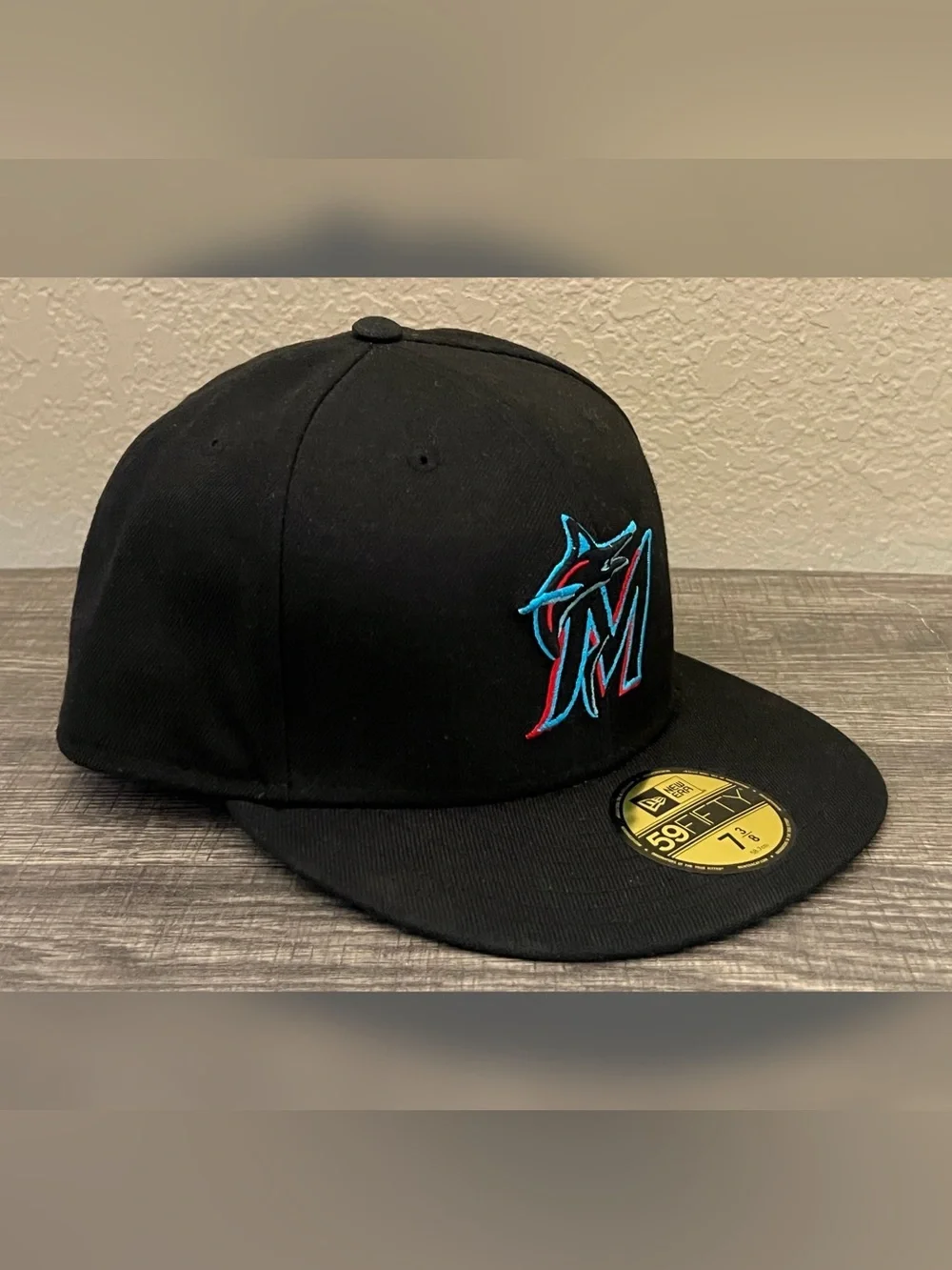 New Era Authentic Collection 59FIFTY Fitted Miami Marlins Hat Size-7 3/8